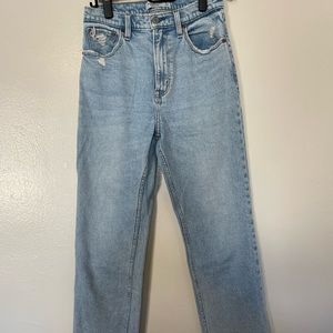 Abercrombie Light Wash Jeans - 28 / 6